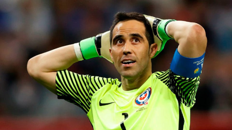 Claudio Bravo desmintió el pacto de no agresión entre Chile y Brasil.