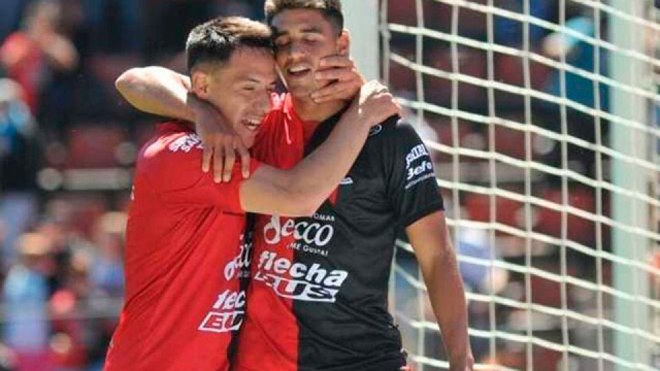 Colón le ganó a Temperley Y sigue invicto en la Superliga.