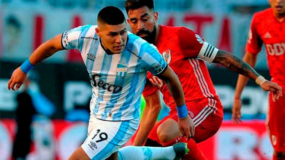 River ganaba con comodidad, pero se lo igualó Atlético Tucumán.