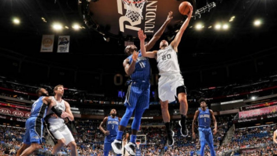 Manu Ginóbili tuvo una noche inefectiva y San Antonio perdió. Manu Ginóbili tuvo una noche inefectiva y San Antonio perdió.
