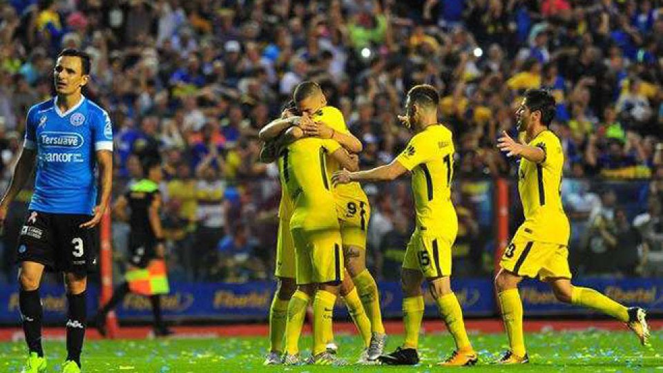 El Xeneize superó al Celeste, estiró su invicto y sigue como líder del torneo.