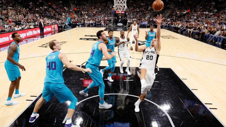 El equipo de Manu Ginóbili volvió a la victoria. (Foto Reuter) El equipo de Manu Ginóbili volvió a la victoria. (Foto Reuter)