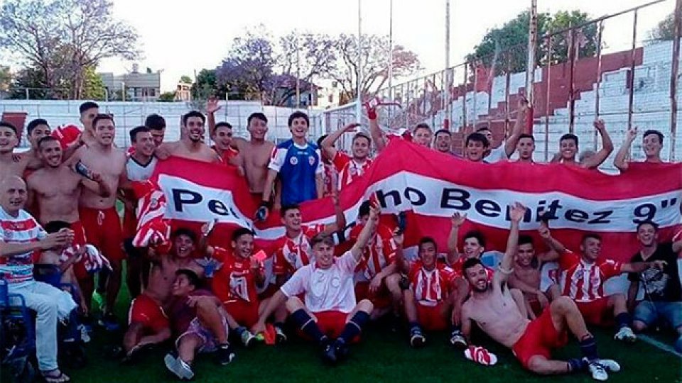 Atlético Paraná se coronó campeón en la Liga Paranaense. (Foto: Minuto a Minuto)