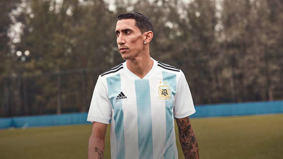 Presentaron la nueva camiseta de la Selecci&oacute;n.
