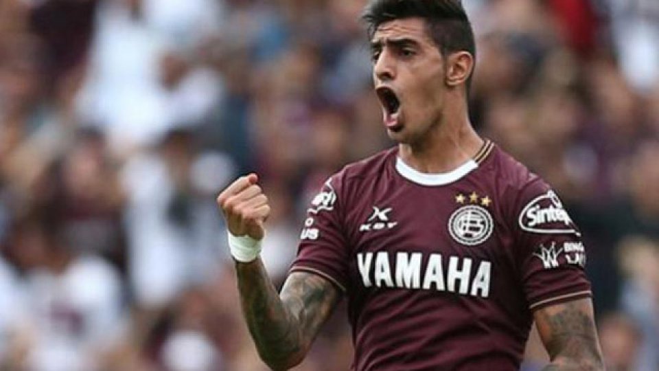 "No se reconoció lo que hizo Lanús contra River", se lamentó Román.