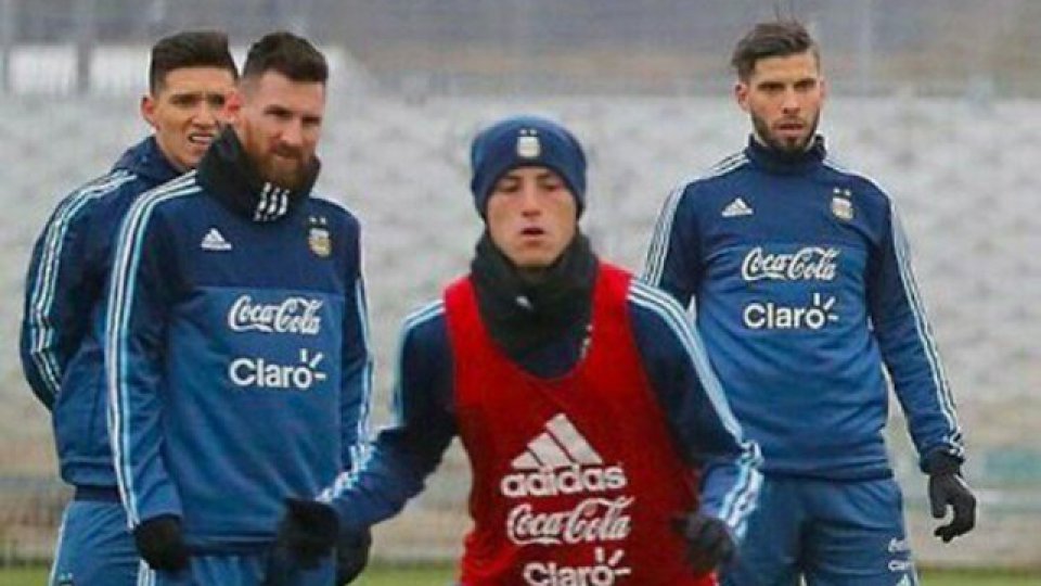 El vialense cumplió el sueño de todo jugador: sacarse una foto con Messi.