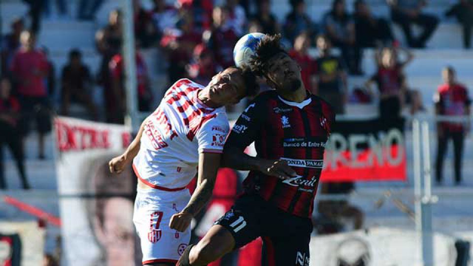 Unión derrotó a Patronato y es escolta. (Crédito foto: Olé)