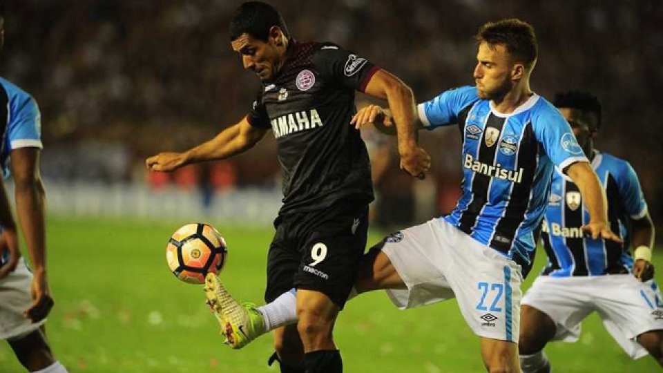 Lan&uacute;s no pudo con Gremio, que gan&oacute; el torneo por tercera vez.