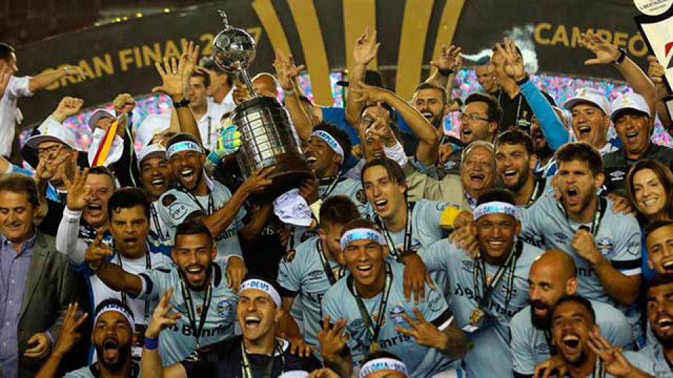 Lan&uacute;s no pudo con Gremio, que gan&oacute; el torneo por tercera vez.