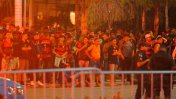 Batalla campal entre hinchas de Flamengo e Independiente: un drone espió la práctica de Holan