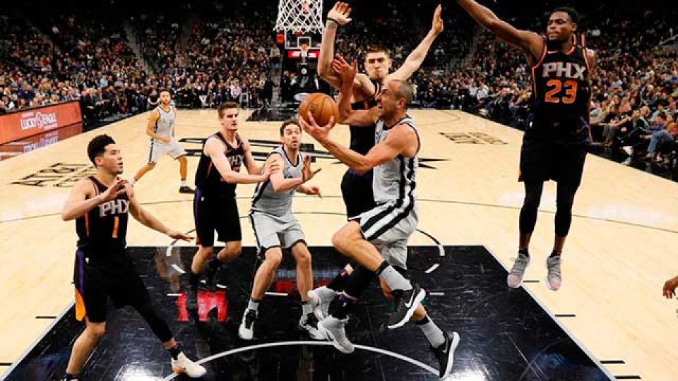 Manu Ginóbili, otra noche brillante y un nuevo récord en la NBA.