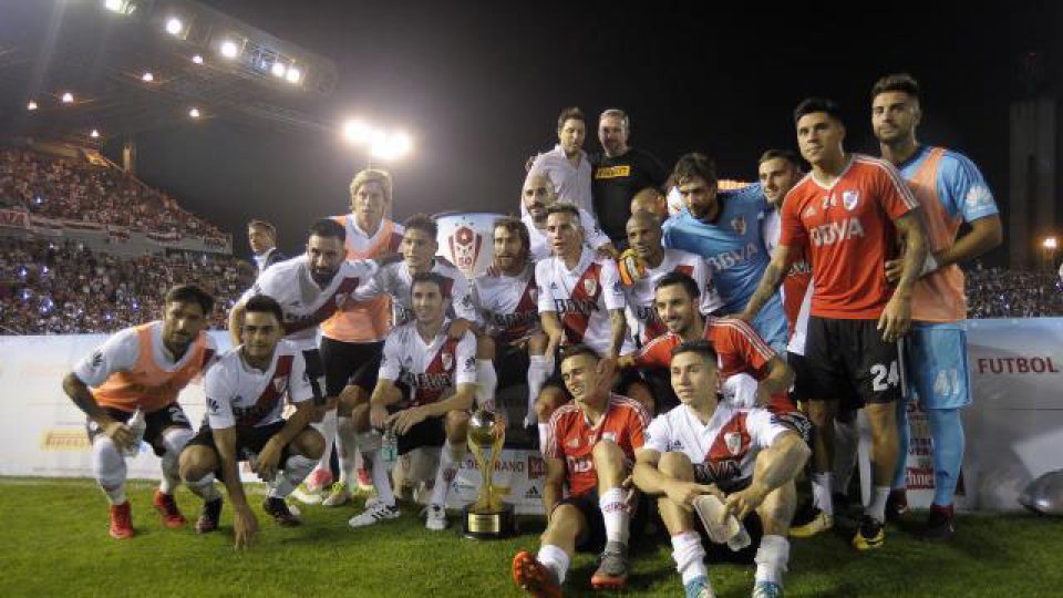 El Millonario alzó la Copa de Verano Schneider.