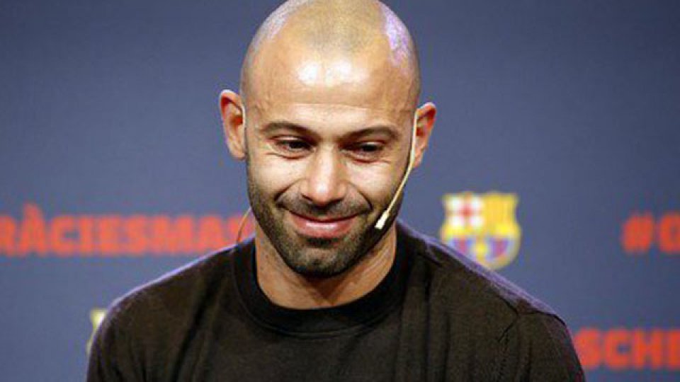 Masche se emocionó al ver el video que le dedicó el plantel del Barcelona.
