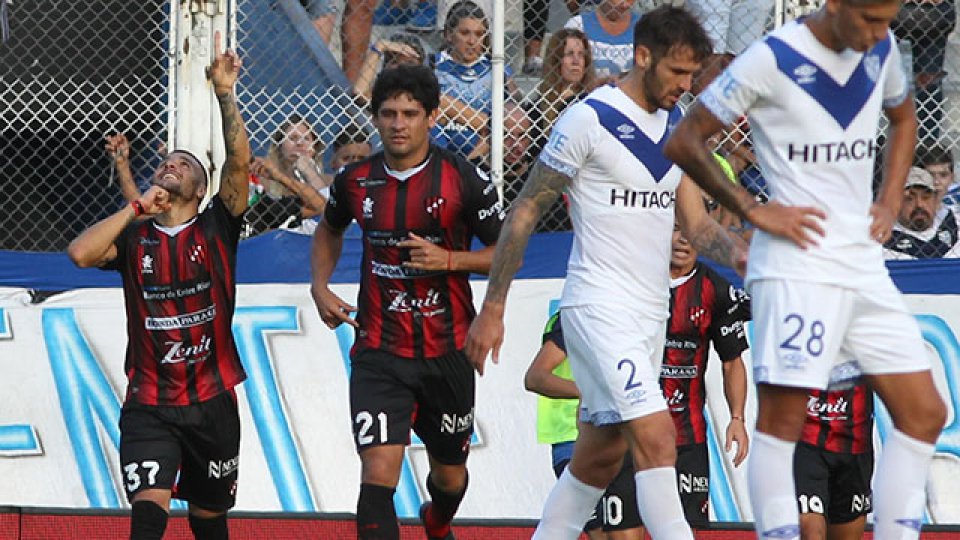 Patronato logr&oacute; un triunfazo ante V&eacute;lez en Liniers.