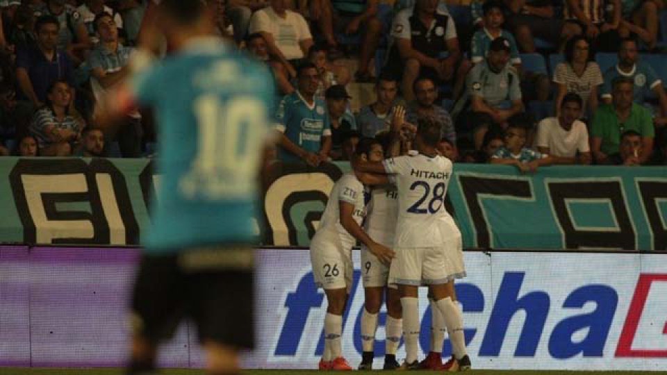 Vélez y un agónico empate en Córdoba.