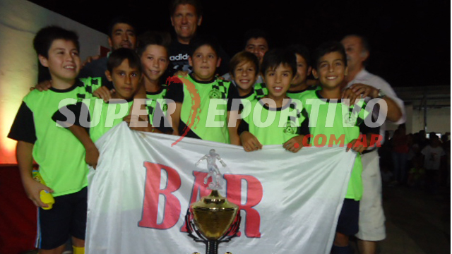 Sebastián Bértoli recibió afecto y reconocimiento en Peñarol de Tala