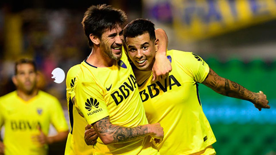 El Xeneize venció a Tigre en tiempo de descuento y mantuvo la diferencia.