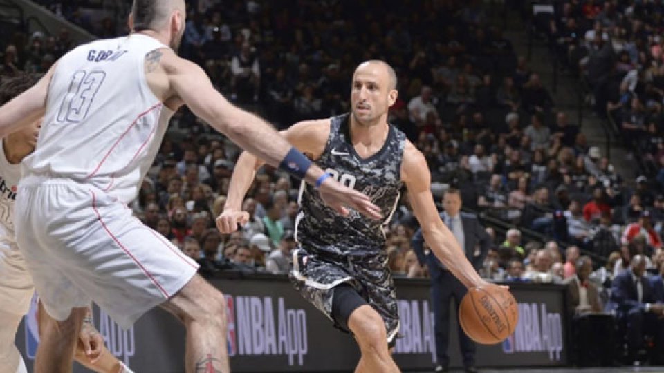 San Antonio Spurs logró anoche el quinto triunfo consecutivo.