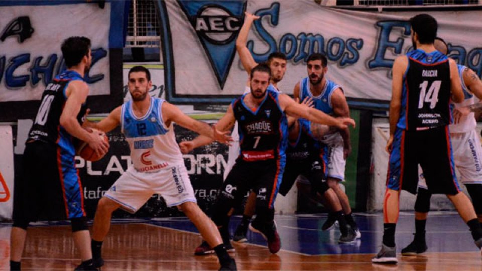 El AEC no podía fallar pero no pudo ante el elenco santafesino en el Luis Butta.