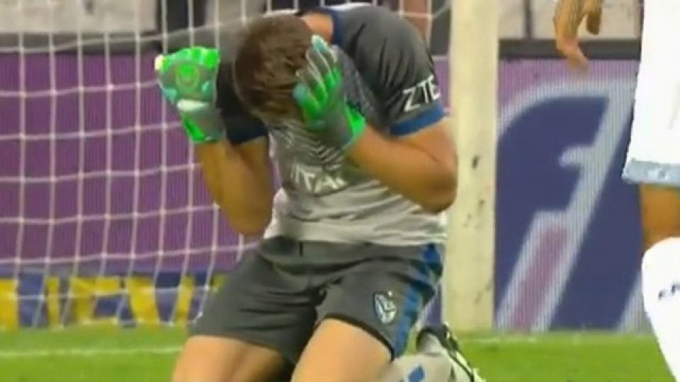 Luego de que cayeron 3 bombas de estruendo, Merlos dio por terminado el partido.