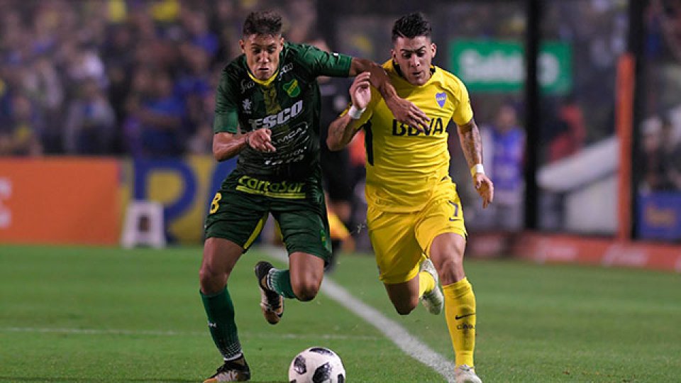 Boca sufrió ante Defensa por un grave error de Magallán.