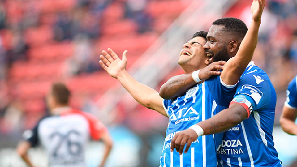 Godoy Cruz aplastó a San Lorenzo.