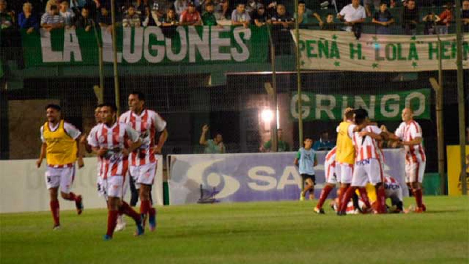 Atlético Paraná ganaba por dos goles.  (Crédito foto: Diario Sports)