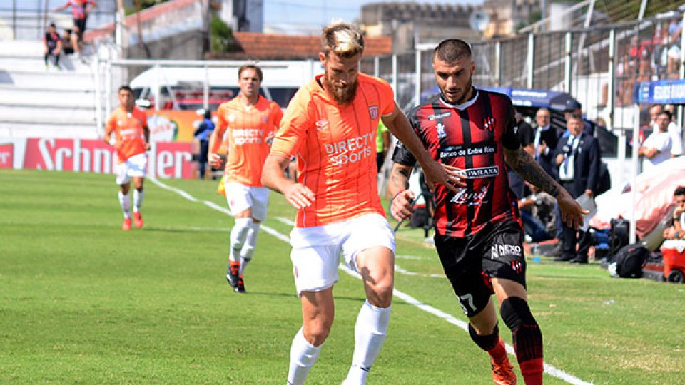 Patronato cayó con Estudiantes en el Presbítero Bartolomé Grella