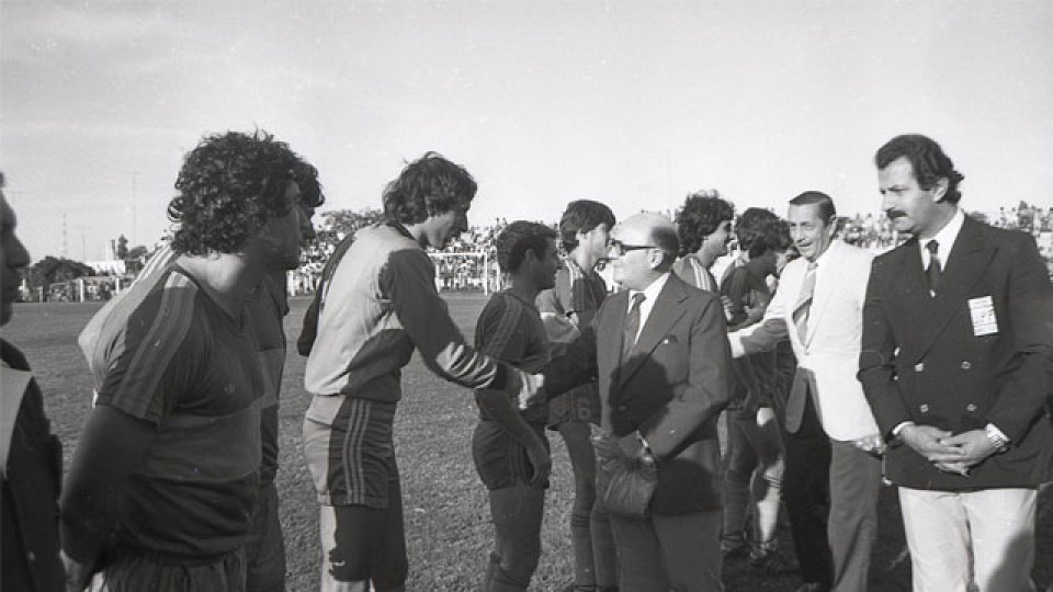 La presencia estelar de Diego Maradona en el Presbítero Bartolomé Grella