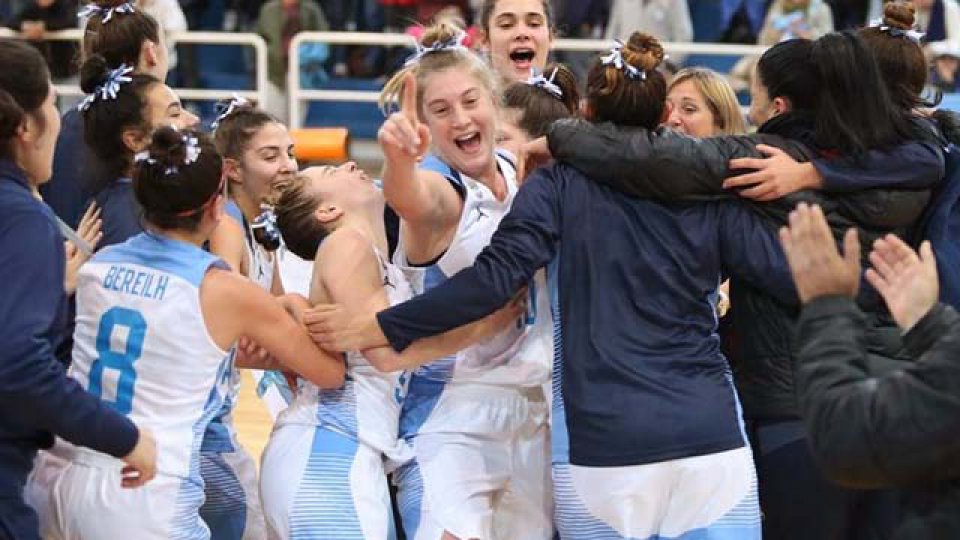 Malvina Dagostino entrena con la Preselección Nacional U17.