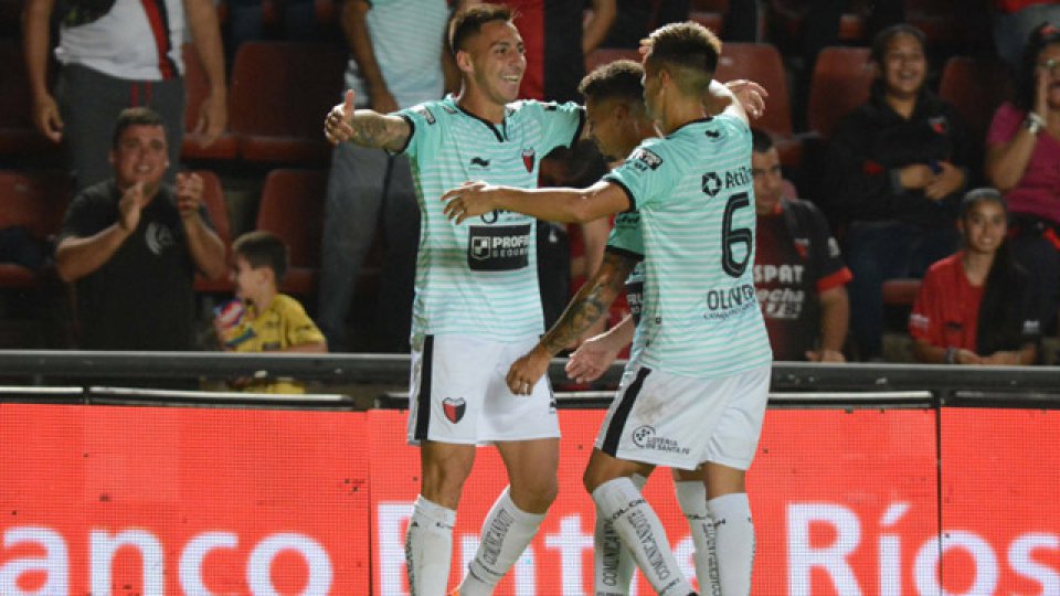 El Patrón tuvo una noche para el olvido y Colón se impuso con claridad.