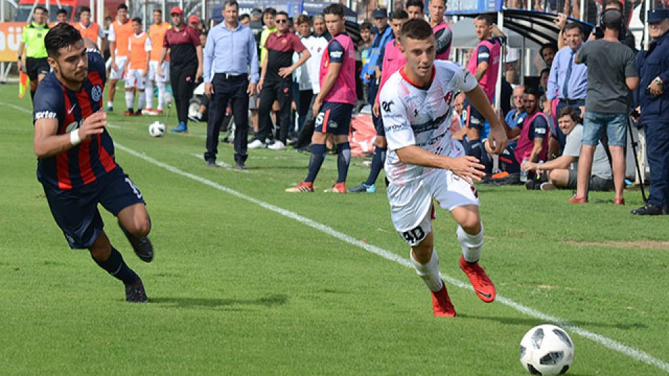 Patronato igualó sin goles con San Lorenzo en el Presbítero Grella.