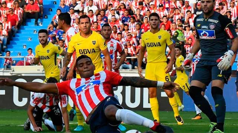 Boca empató ante Junior y sigue con chances en la Copa Libertadores.