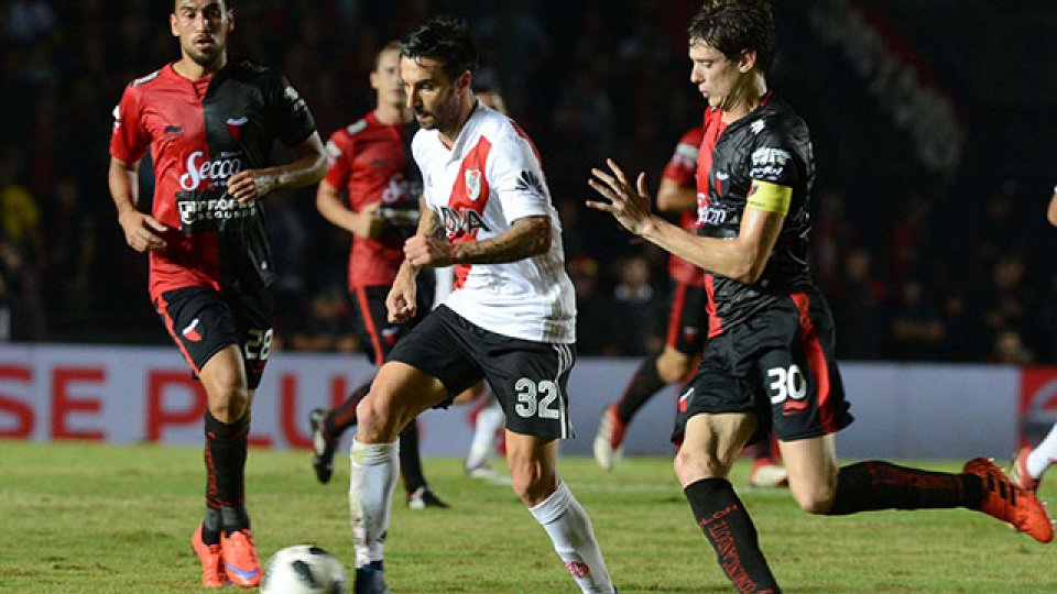 River igualó con Colón en Santa Fe y dejó pasar la chance copera.