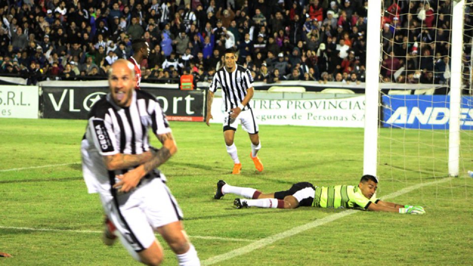 Gimnasia de Mendoza venció a Defensores de Belgrano y ascendió a la B Nacional