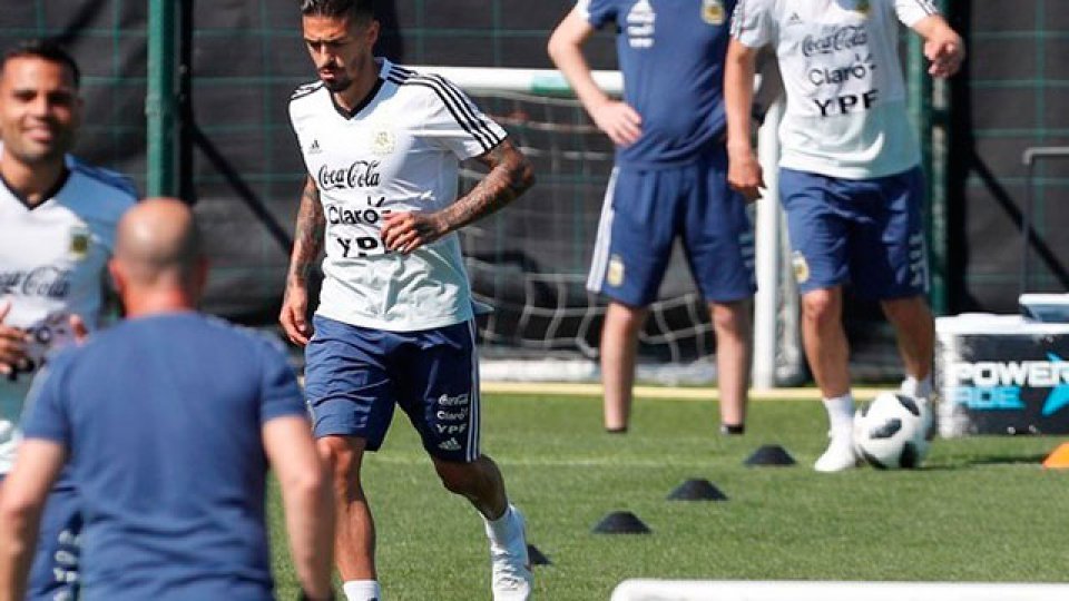 os mensajes de apoyo del mundo del fútbol para Manuel Lanzini.