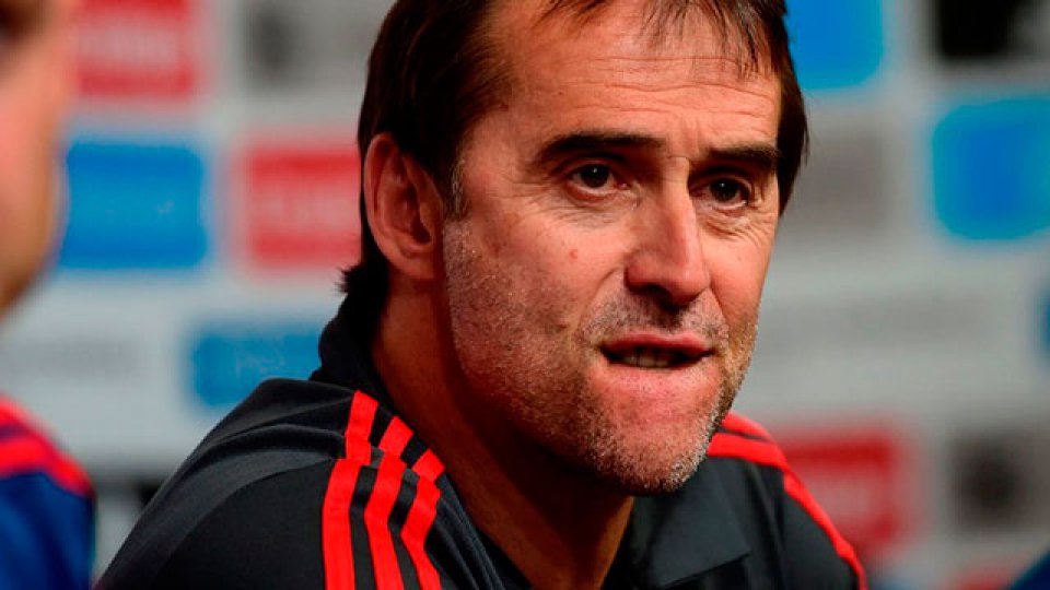 Todas las tapas del Mundo tienen en su portada a Julen Lopetegui. Todas las tapas del Mundo tienen en su portada a Julen Lopetegui.