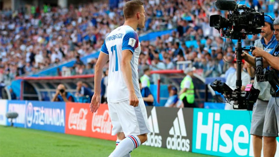 La Argentina se chocó contra Islandia.