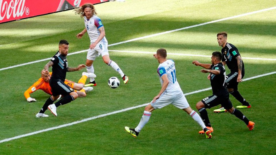 La Argentina se chocó contra Islandia.