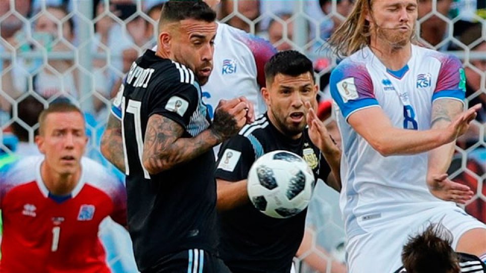 La Selección decepcionó en el debut y no pudo quebrar a Islandia.