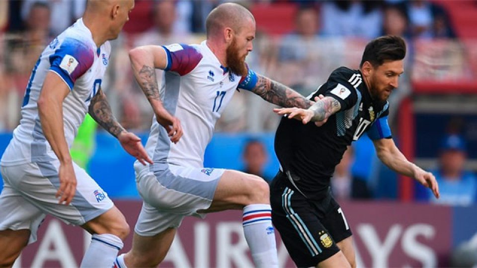 La Argentina se chocó contra Islandia.