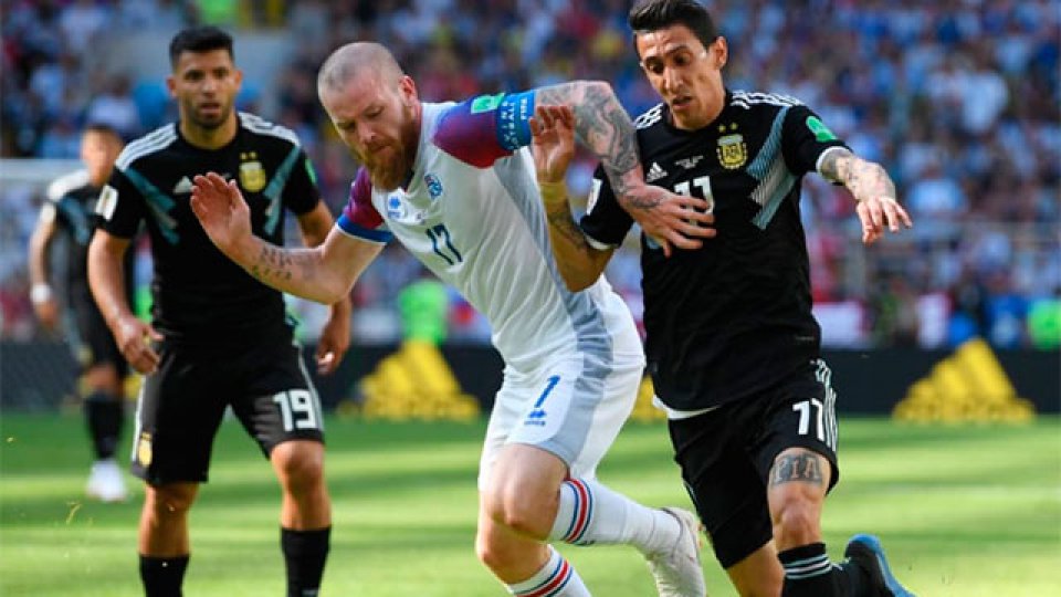 La Selección decepcionó en el debut y no pudo quebrar a Islandia.