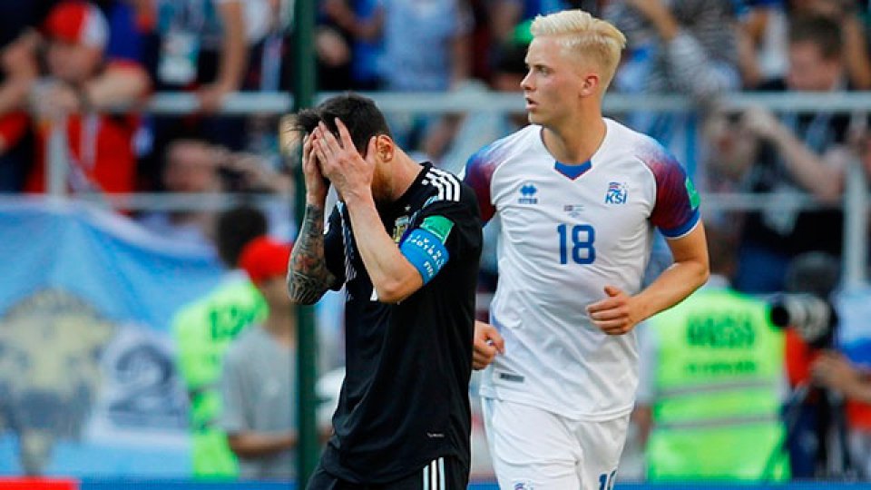 La Selección decepcionó en el debut y no pudo quebrar a Islandia.