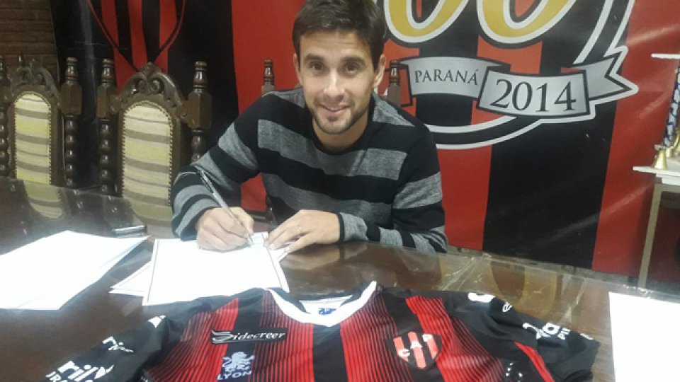 El Sanjua Ceballos firma su contrato para convertirse en jugador del Patrón.
