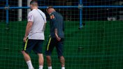 Neymar abandonó la práctica y sigue preocupando a Brasil
