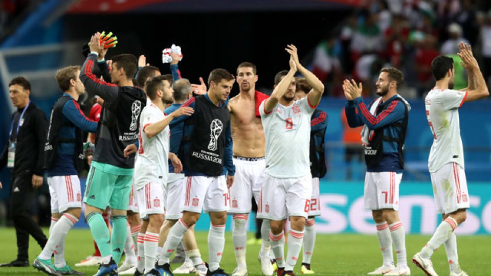 España logró el primer triunfo ante Irán.