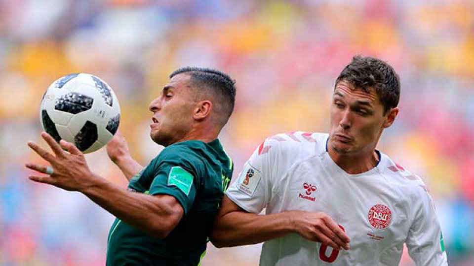 Dinamarca empató con Australia con el VAR como protagonista.