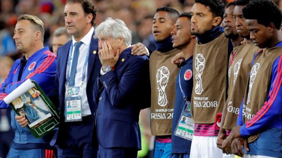 El dominguense junto a sus colaboradores y dirigidos durante los penales.