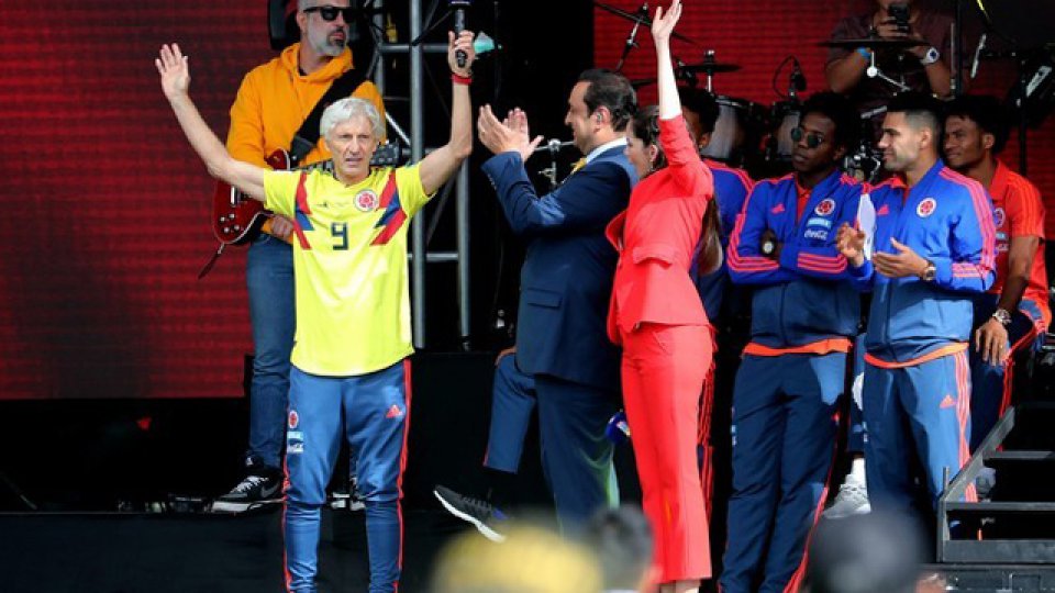 Una multitud ovacionó a José Pekerman en Colombia.