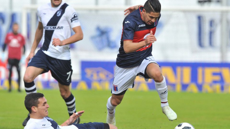 Con un golazo de Morales, Tigre le ganó a Brown de Madryn.